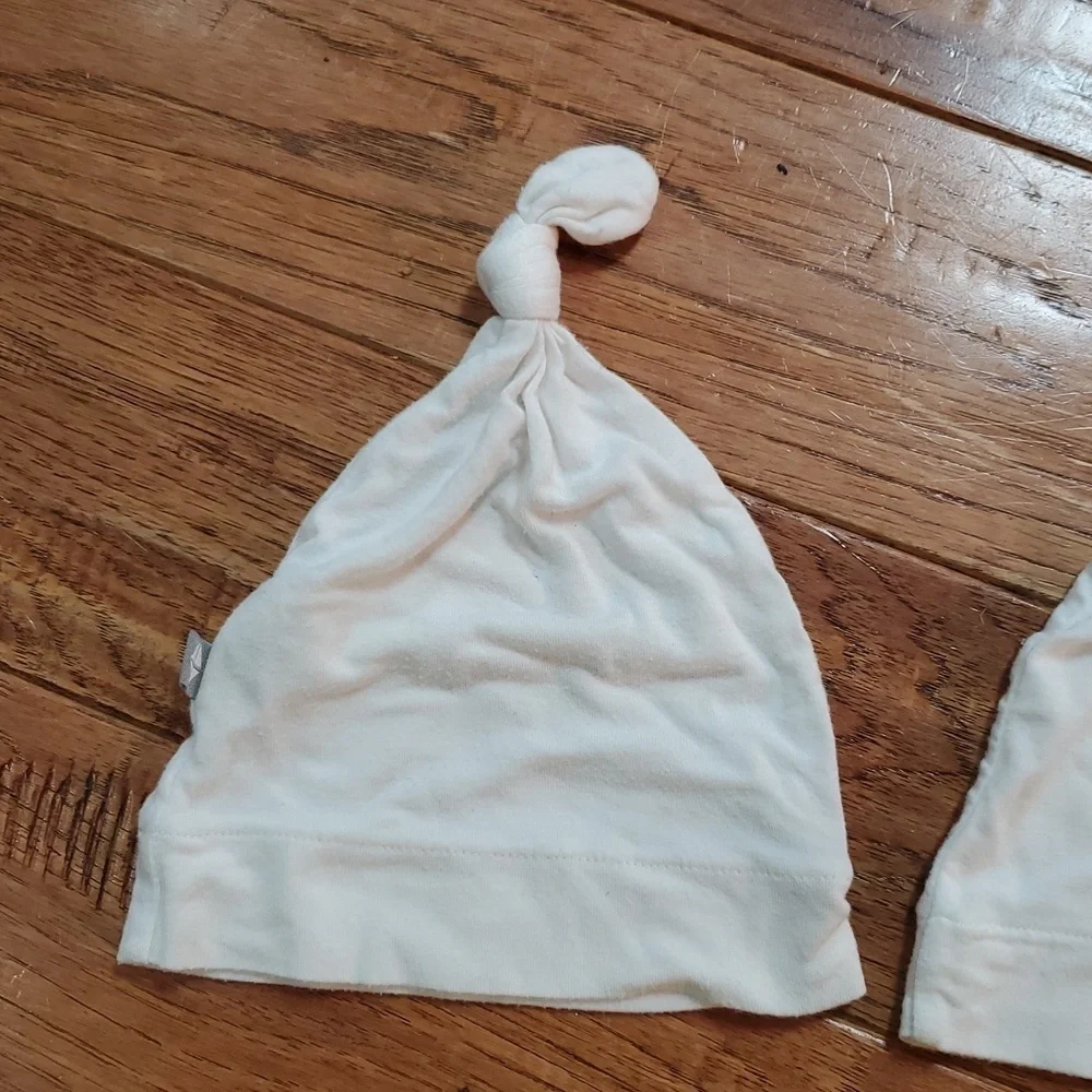 Kyte Baby White Knotted Baby Hats